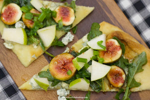 Fig and Pear Gorgonzola Flatbread Pizza Recipe